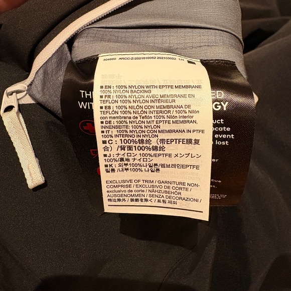 Arc'teryx Black Ski Jacket with Gray Accents - Picture 14 of 15